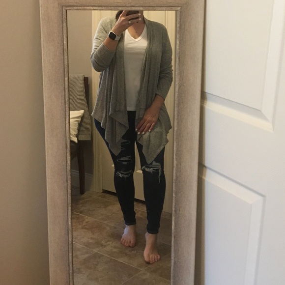 Vanity Waterfall Cardigan - Picture 2 of 10